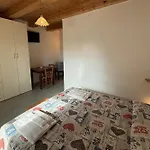 Il Vecchio Scornabecco Κατάλυμα σε φάρμα Scapezzano